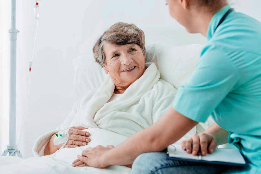 Imagen ilustrativa de cuido temporal en residencia geriátrica